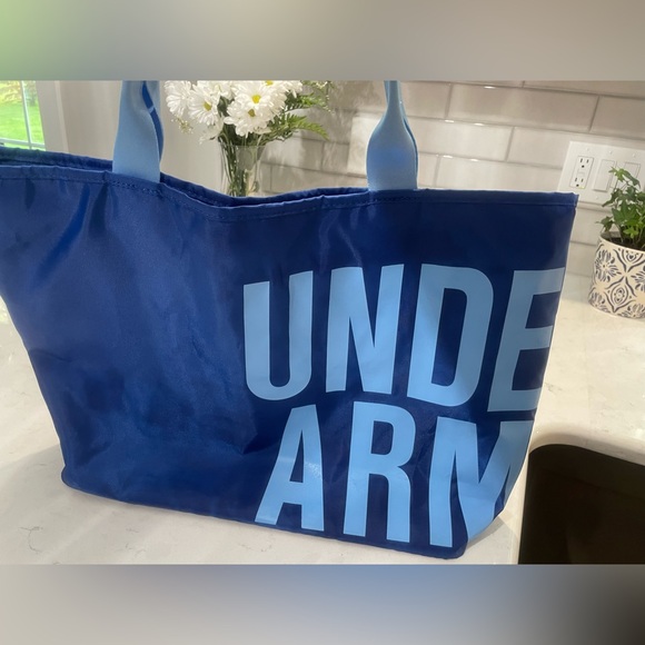 UNDER ARMOUR Tote - Picture 1 of 8